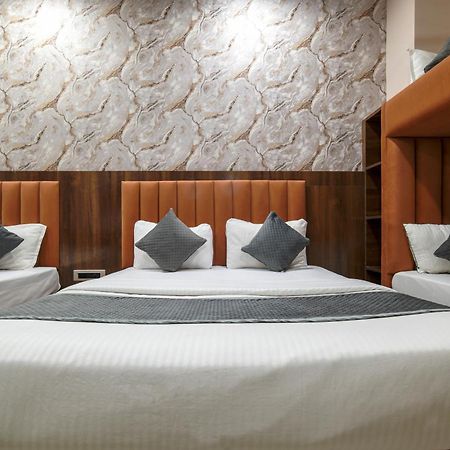 Hotel Miracle 2Km From Mahakal Temple Ujjain Dış mekan fotoğraf