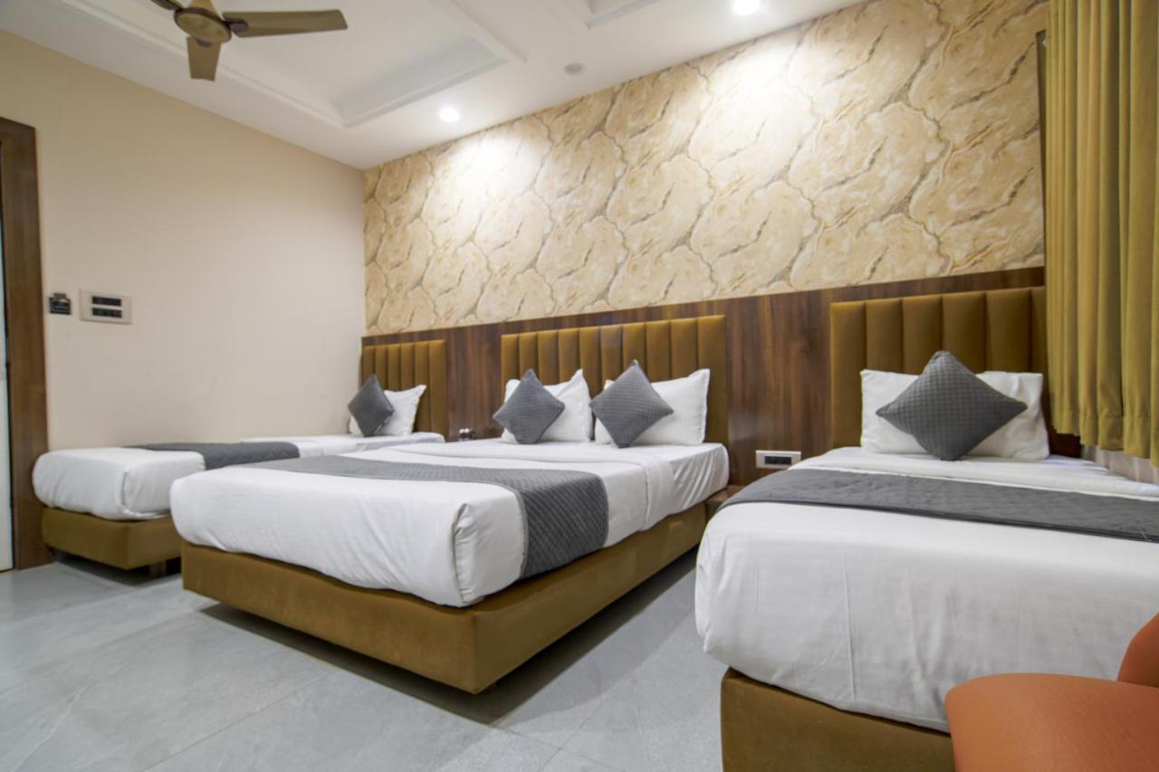 Hotel Miracle 2Km From Mahakal Temple Ujjain Dış mekan fotoğraf