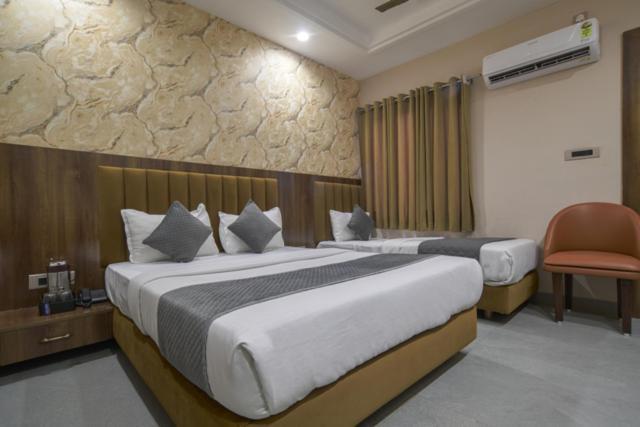 Hotel Miracle 2Km From Mahakal Temple Ujjain Dış mekan fotoğraf