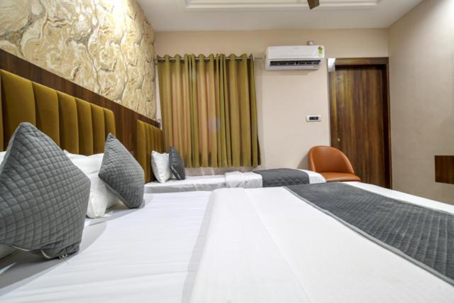 Hotel Miracle 2Km From Mahakal Temple Ujjain Dış mekan fotoğraf